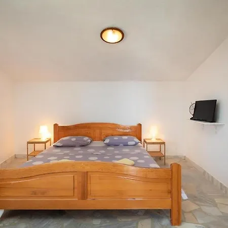 Roza * Omiš
