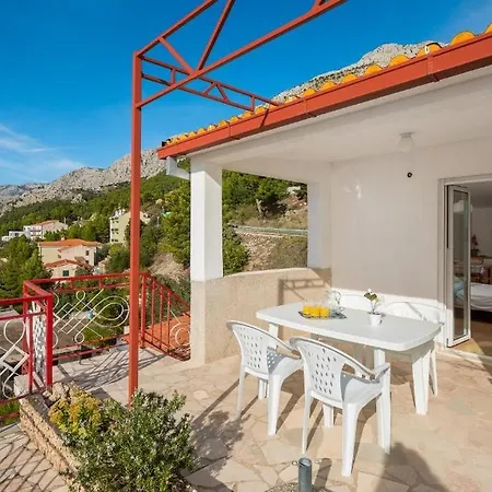 Apartment Roza Omis
