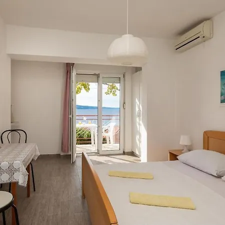 Apartment Roza *