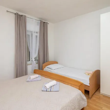 Apartment Roza Omiš