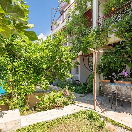 Roza Apartment *